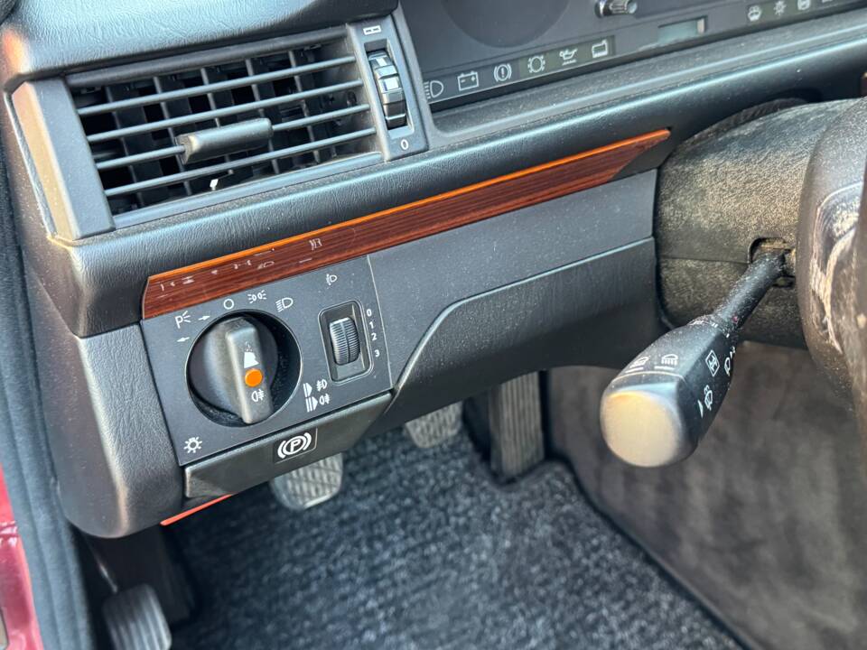 Immagine 24/75 di Mercedes-Benz 230 E (1992)