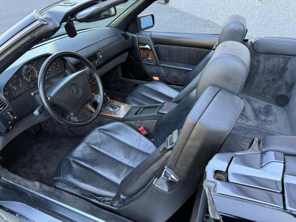 Image 18/46 of Mercedes-Benz SL 320 (1995)