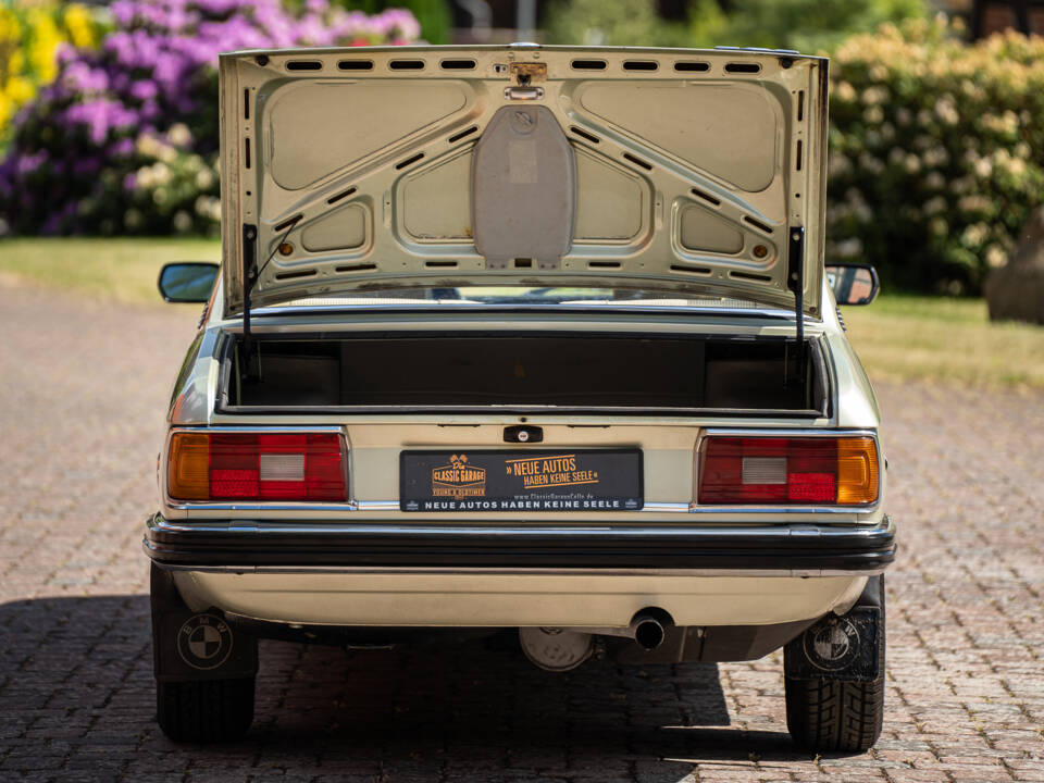 Image 19/46 of BMW 525 (1978)