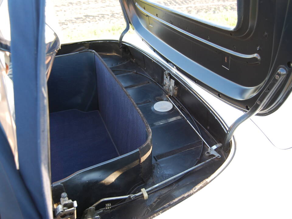 Image 85/87 of Mercedes-Benz 280 SL (1982)