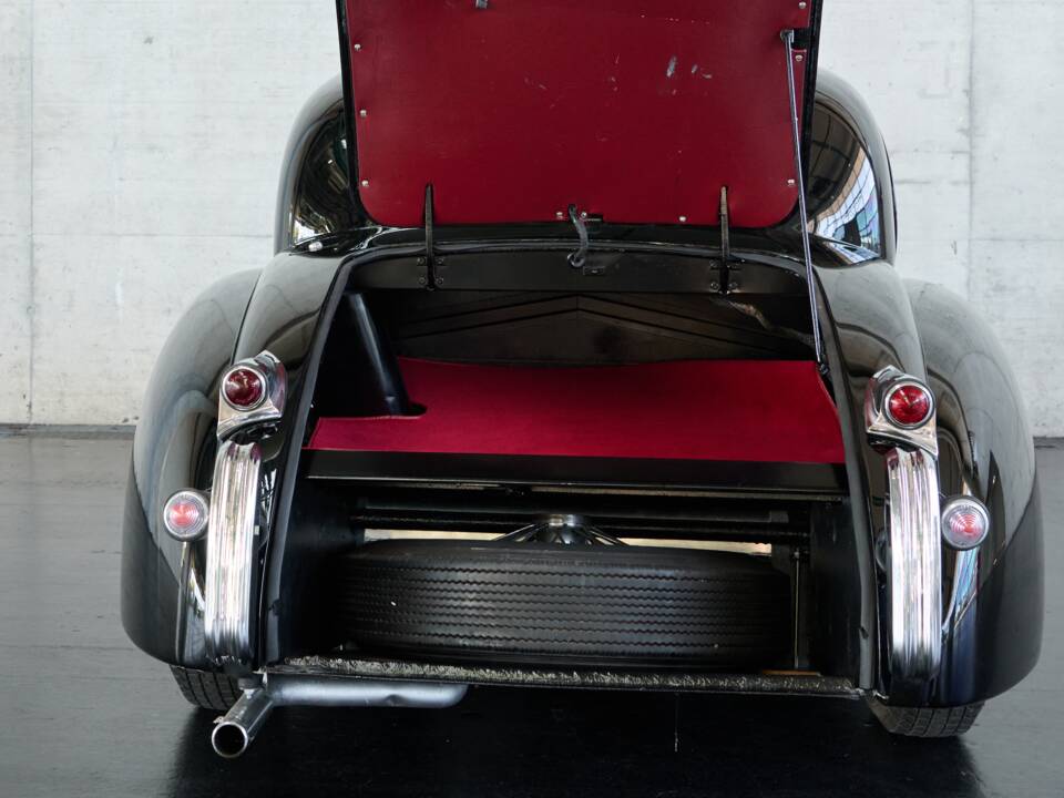 Image 41/48 of Jaguar XK 120 FHC (1954)