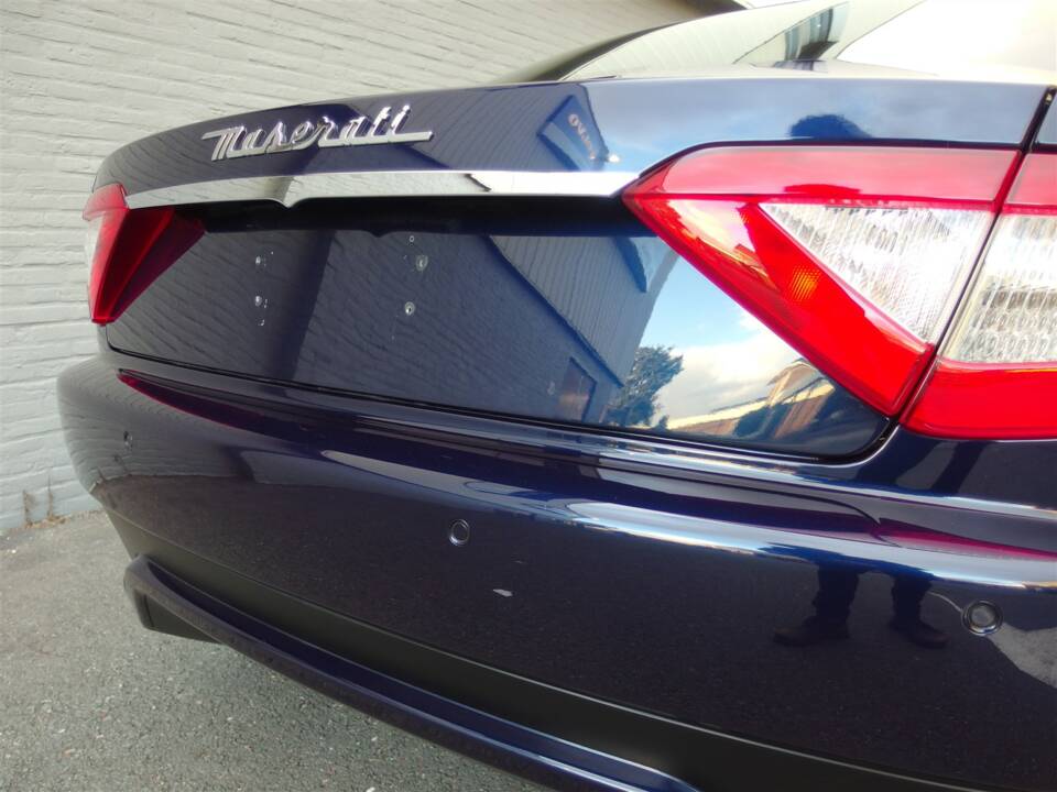 Image 25/99 of Maserati GranTurismo 4.2 (2008)