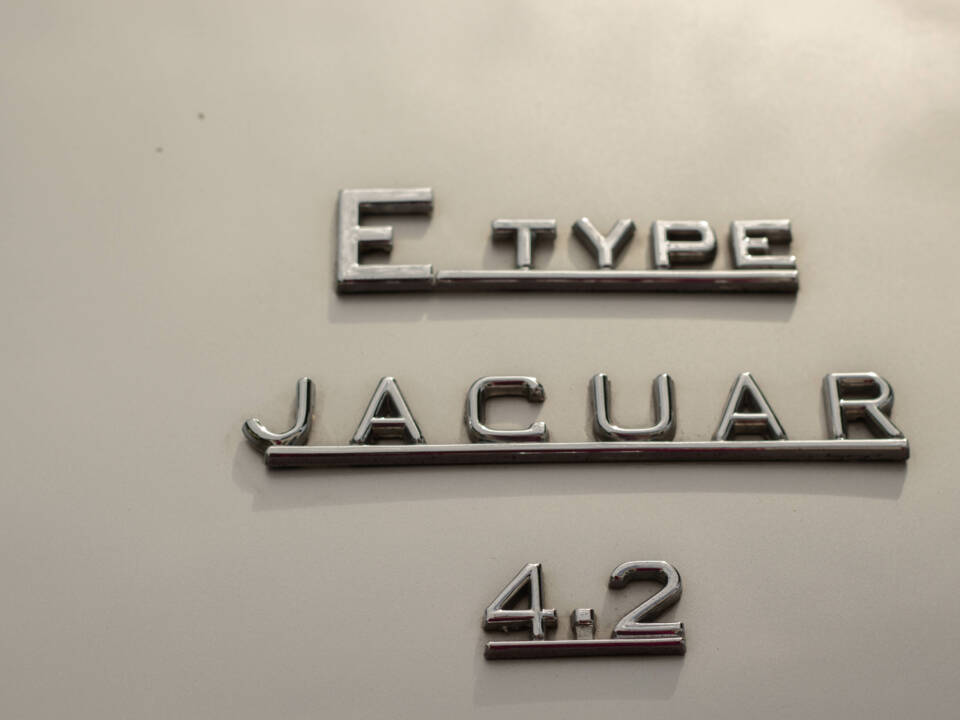 Image 26/57 of Jaguar E-Type (2+2) (1968)