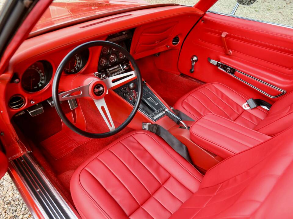 Image 14/50 of Chevrolet Corvette Stingray (1970)