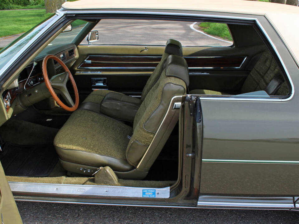 Image 15/30 of Cadillac Coupe DeVille (1972)