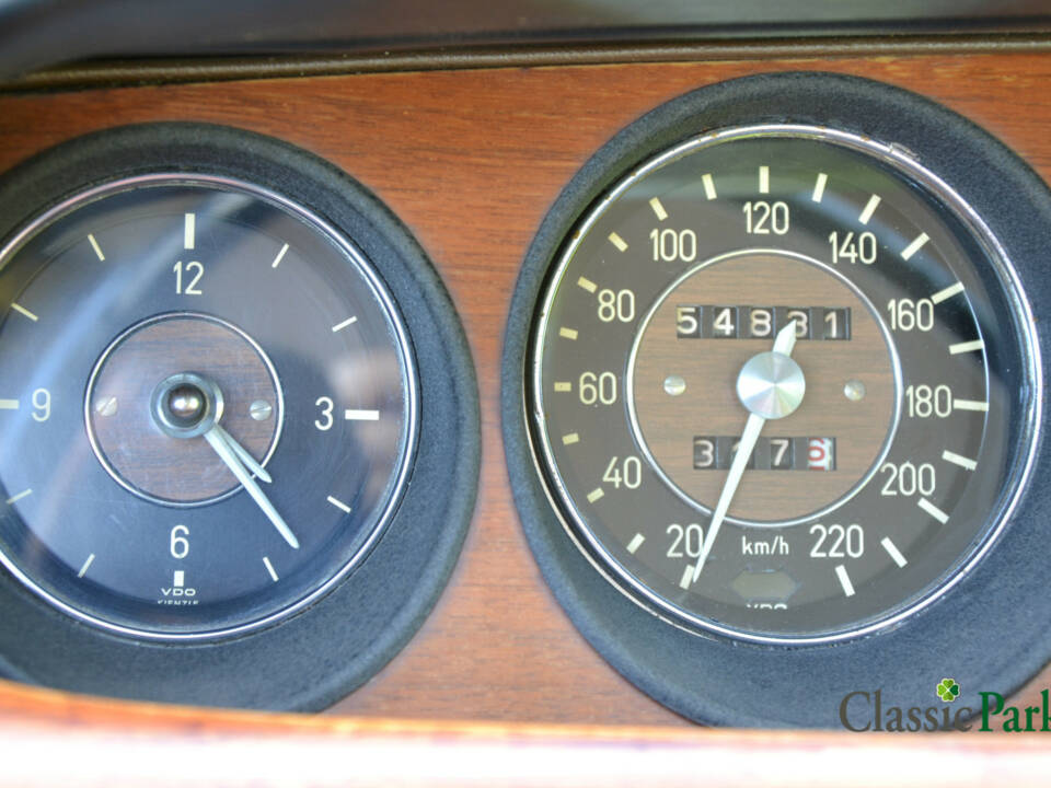 Image 29/50 of BMW 2000 CS (1970)