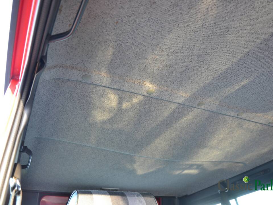 Image 38/50 of Mercedes-Benz 200 GE (SWB) (1987)