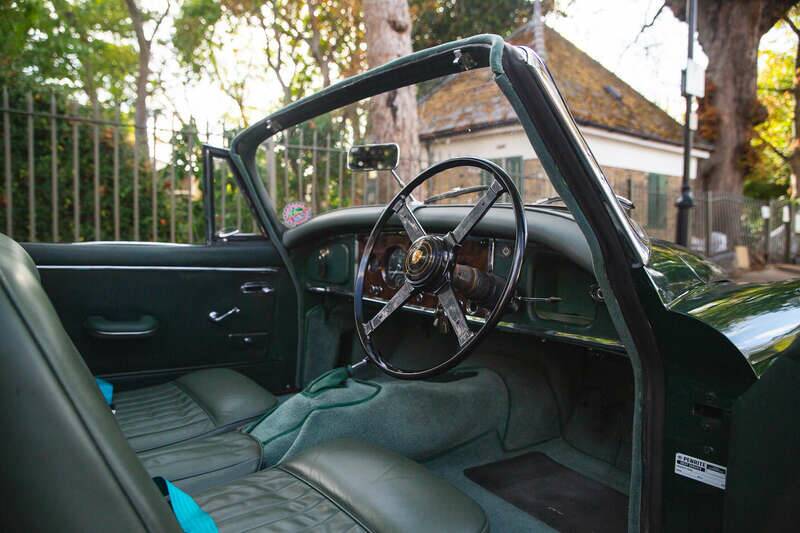 Image 31/50 of Jaguar XK 150 DHC (1954)
