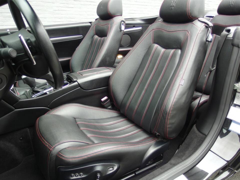 Immagine 28/93 di Maserati GranCabrio 4.7 (2010)