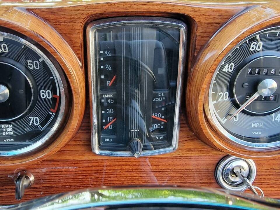 Image 43/44 of Mercedes-Benz 220 SE b (1962)