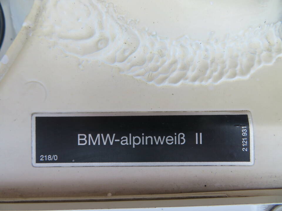 Image 21/22 of BMW 320i (1989)