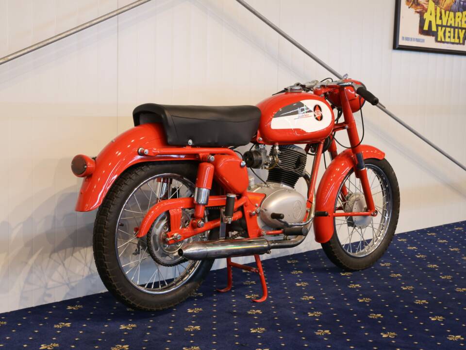 Image 4/26 of Gilera Giubileo 100 (1900)