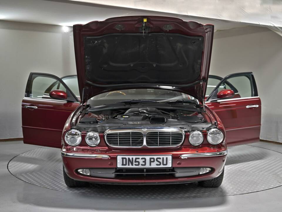 Imagen 15/50 de Jaguar XJR Super V8 (2004)