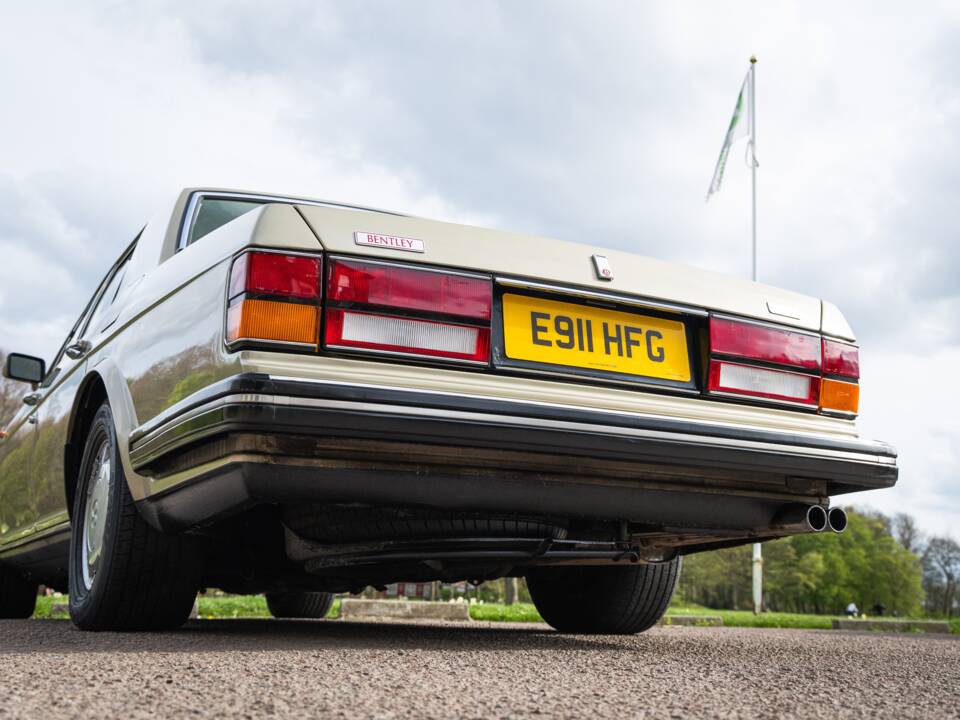 Bild 21/38 von Bentley Turbo R (1988)