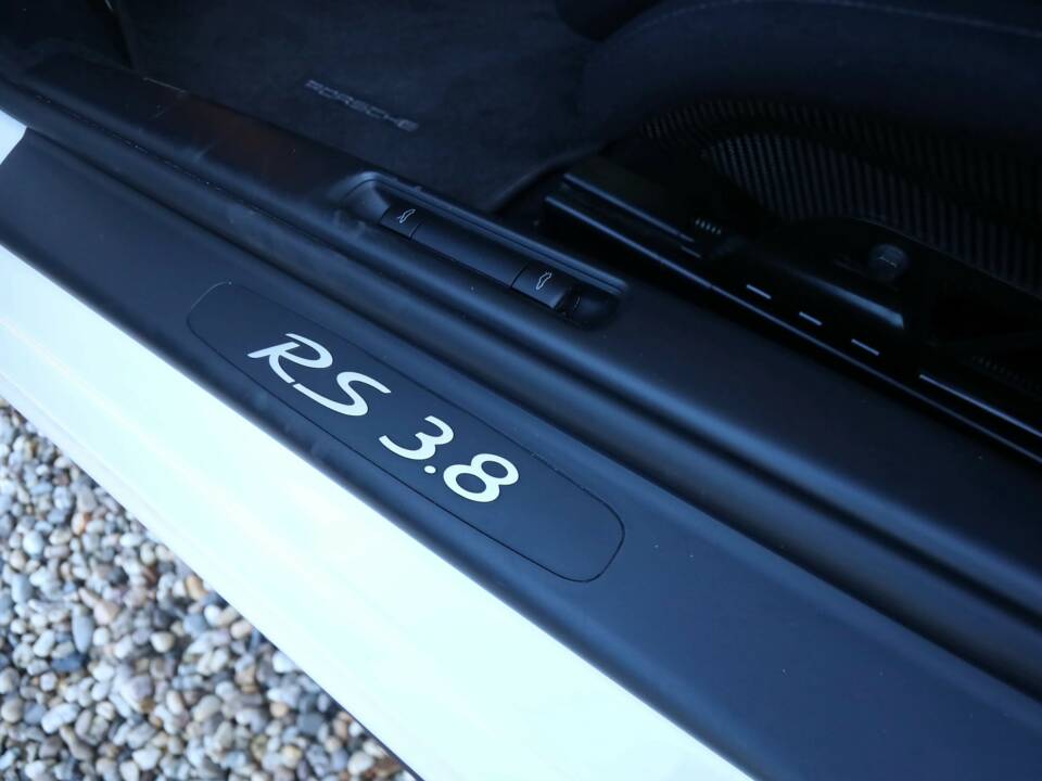 Image 28/50 de Porsche 911 GT3 RS (2010)