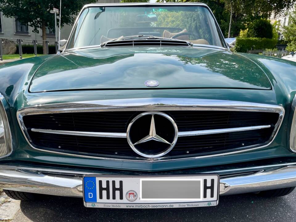 Image 13/69 of Mercedes-Benz 280 SL (1971)