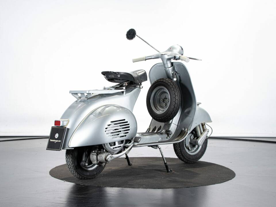 Image 4/45 de Piaggio Vespa 150 (1958)