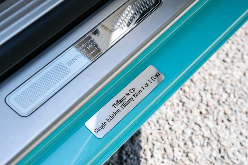 Image 17/38 of Bentley Continental GTC V8 (2013)
