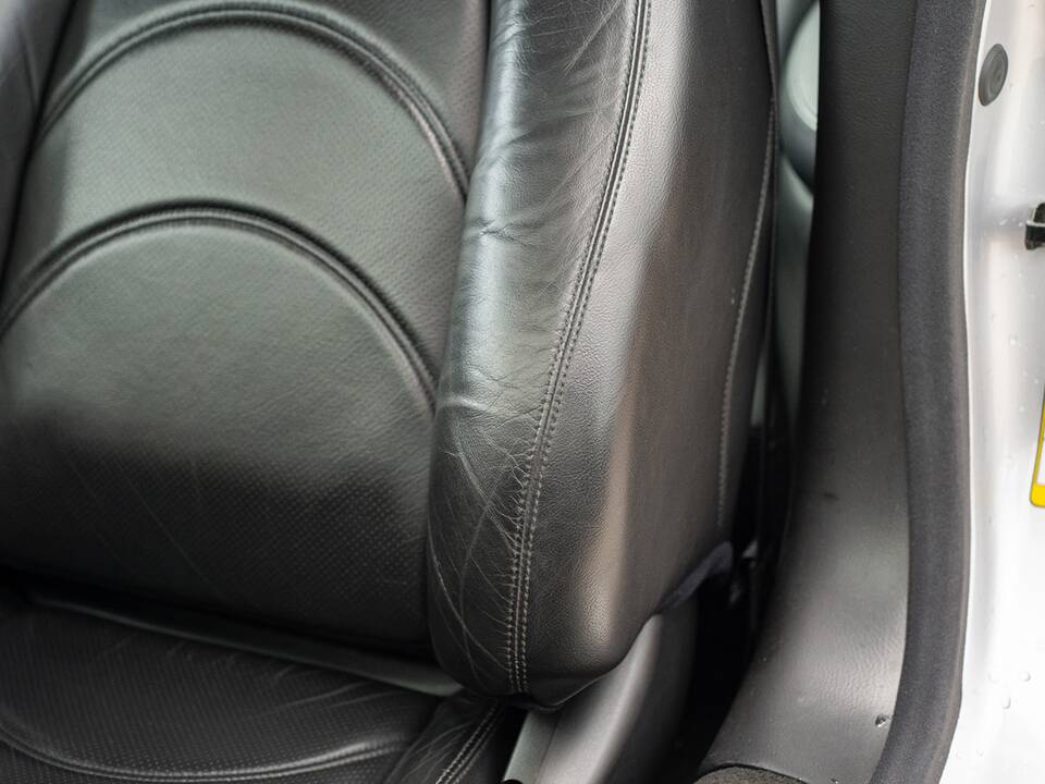 Bild 26/37 von Jaguar XKR (2001)