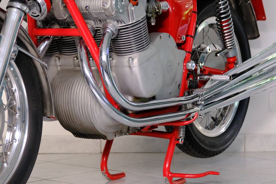 Image 41/99 of MV Agusta 750 Sport (1971)