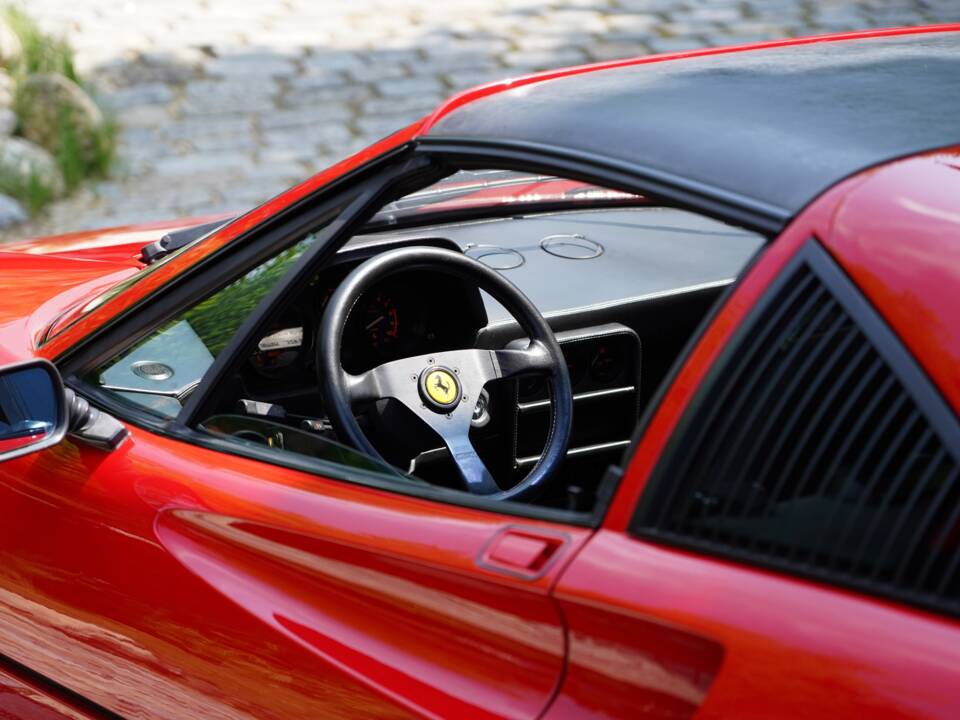 Bild 11/12 von Ferrari 328 GTS (1988)