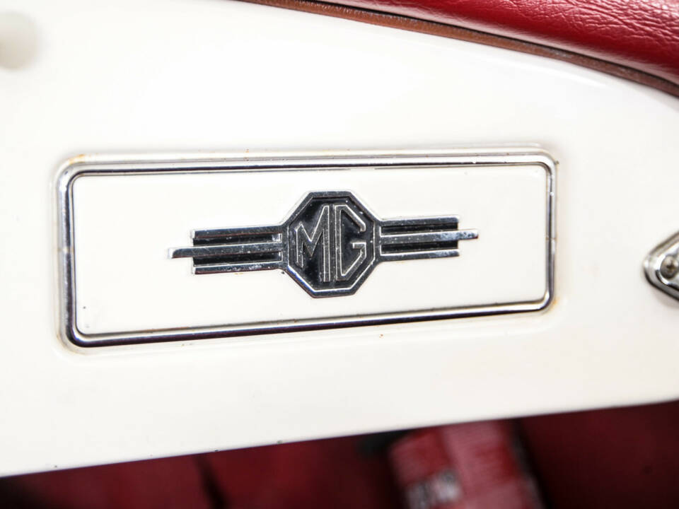 Image 28/50 of MG MGA 1500 (1957)