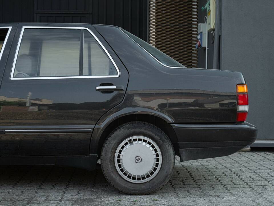 Immagine 13/42 di Lancia Thema 6V (1985)
