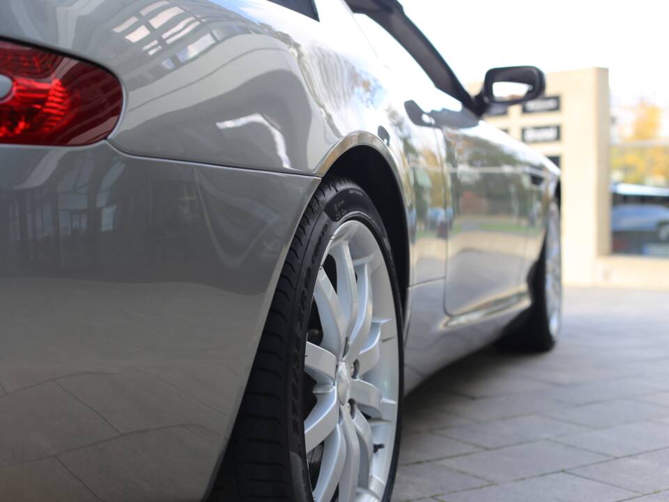 Bild 30/47 von Aston Martin DB 9 Volante (2006)