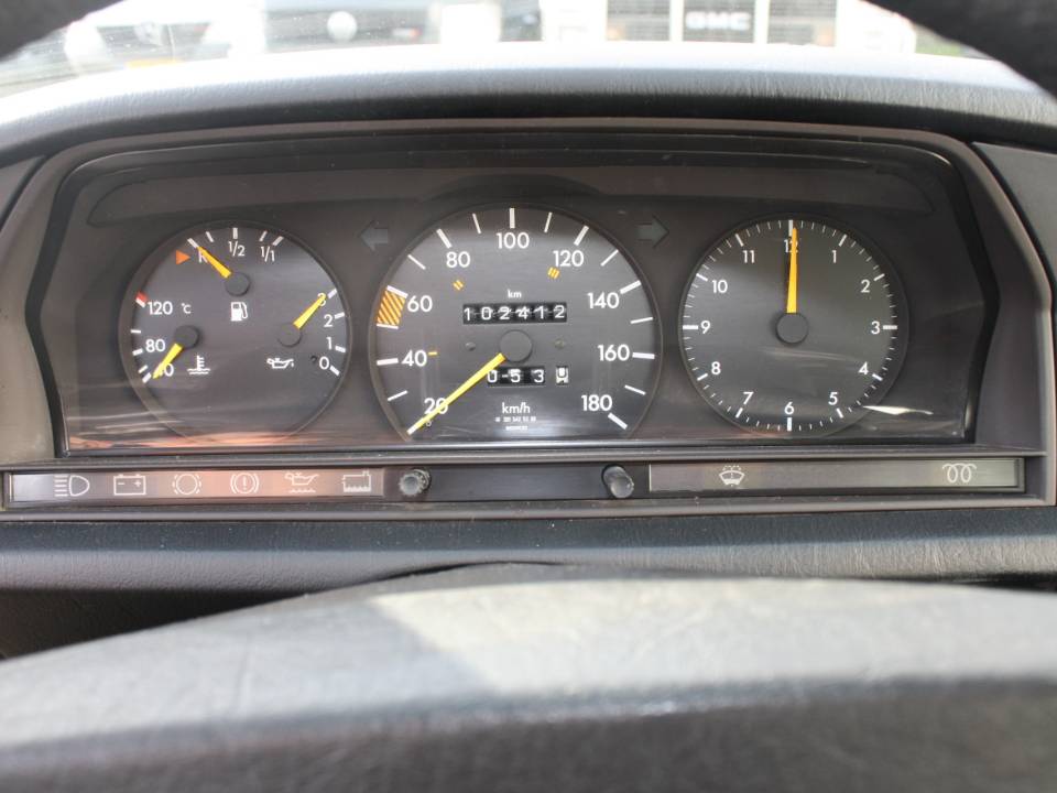 Image 7/14 of Mercedes-Benz 190 D (1986)
