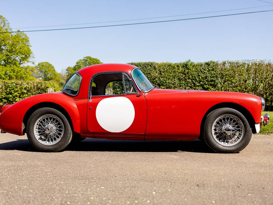 Image 21/50 de MG MGA 1500 (1957)