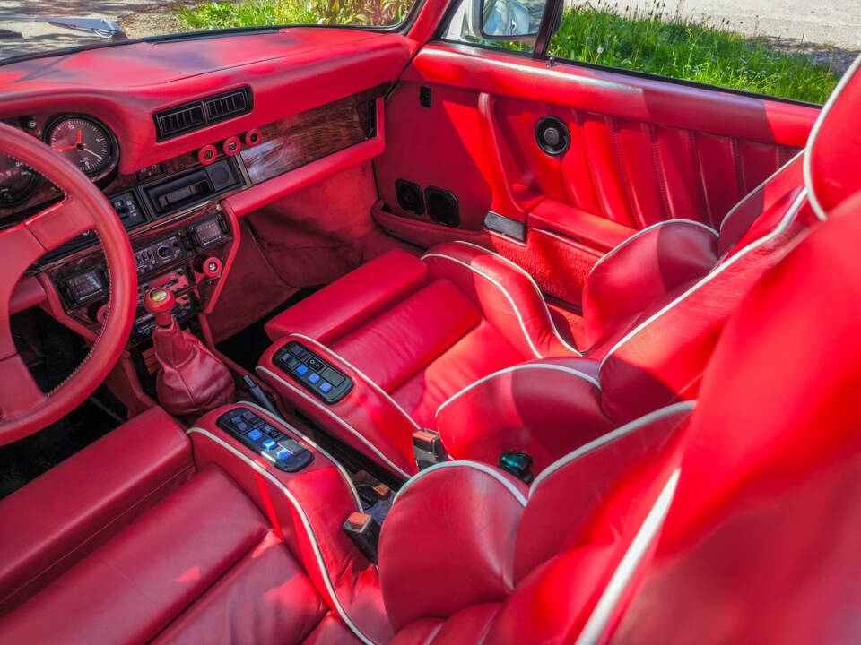 Image 21/36 of Porsche 911 Carrera 3.2 (1985)
