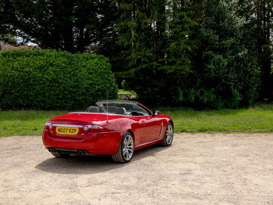 Image 11/50 of Jaguar XKR (2007)