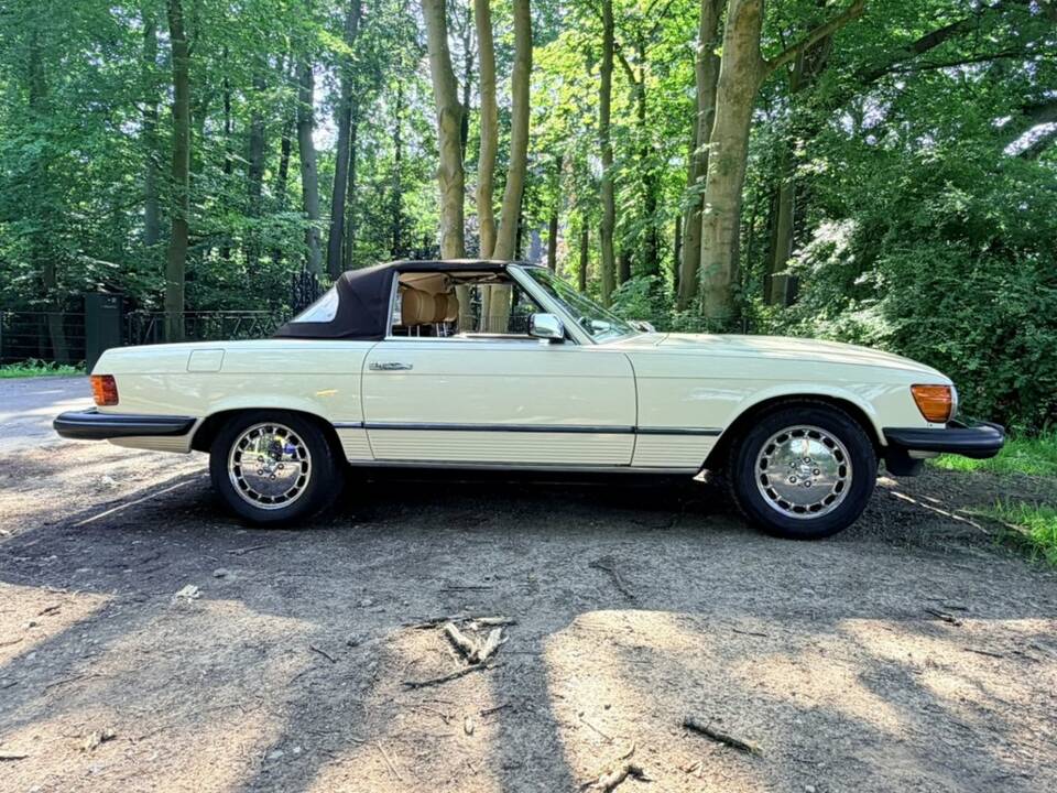 Image 5/8 de Mercedes-Benz 380 SL (1983)