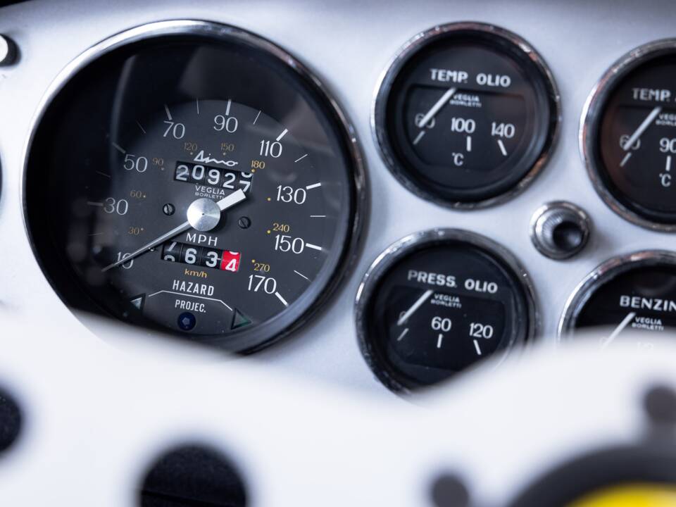 Afbeelding 26/39 van Ferrari Dino 246 GT (1970)