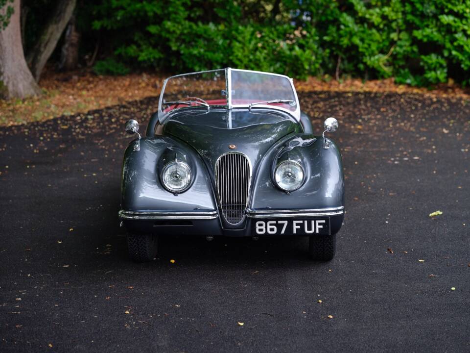 Image 13/33 of Jaguar XK 120 OTS (1951)