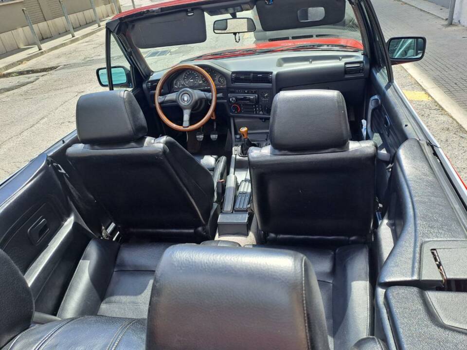 Immagine 21/50 di BMW 320i (1989)