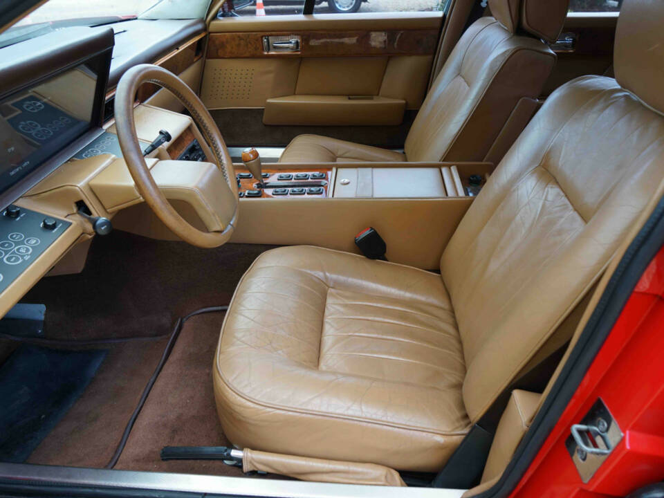 Bild 27/50 von Aston Martin Lagonda (1984)