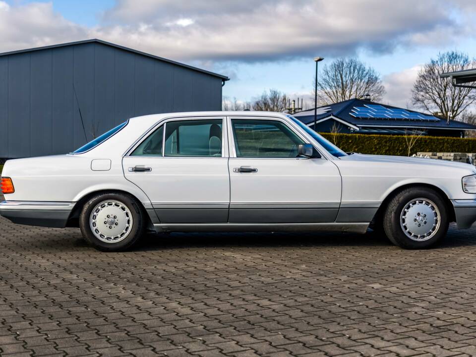 Image 6/175 of Mercedes-Benz 420 SE (1986)