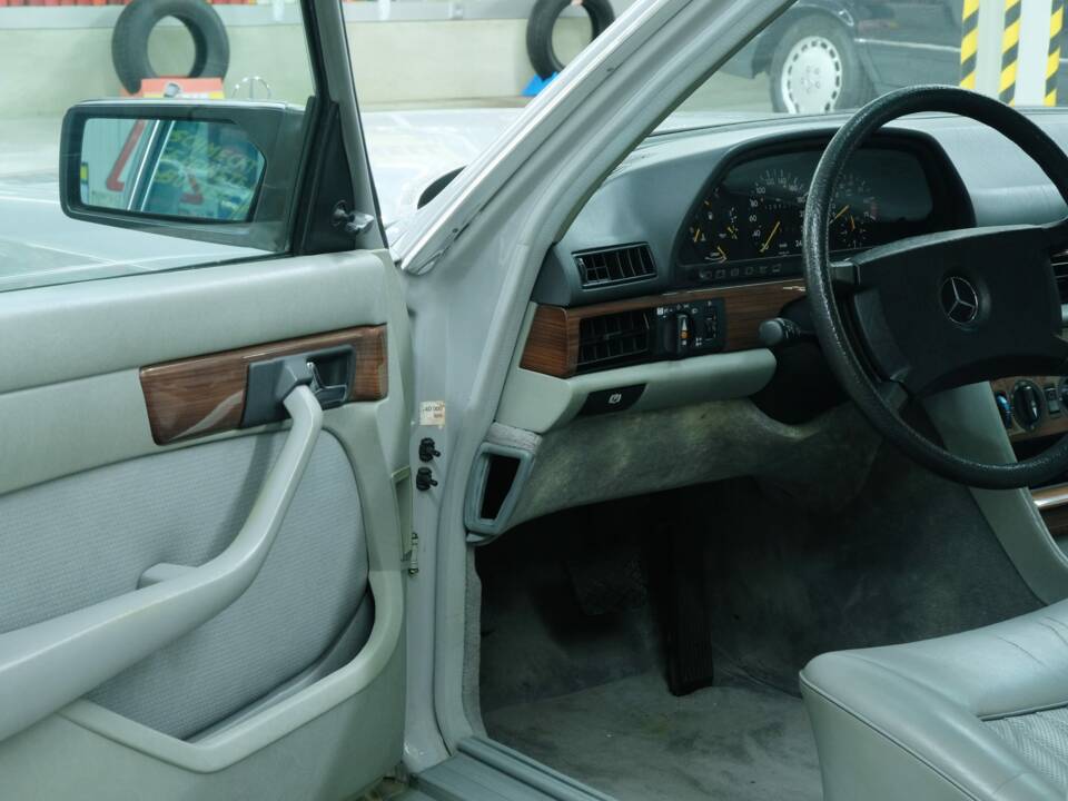 Bild 44/50 von Mercedes-Benz 300 SEL (1986)