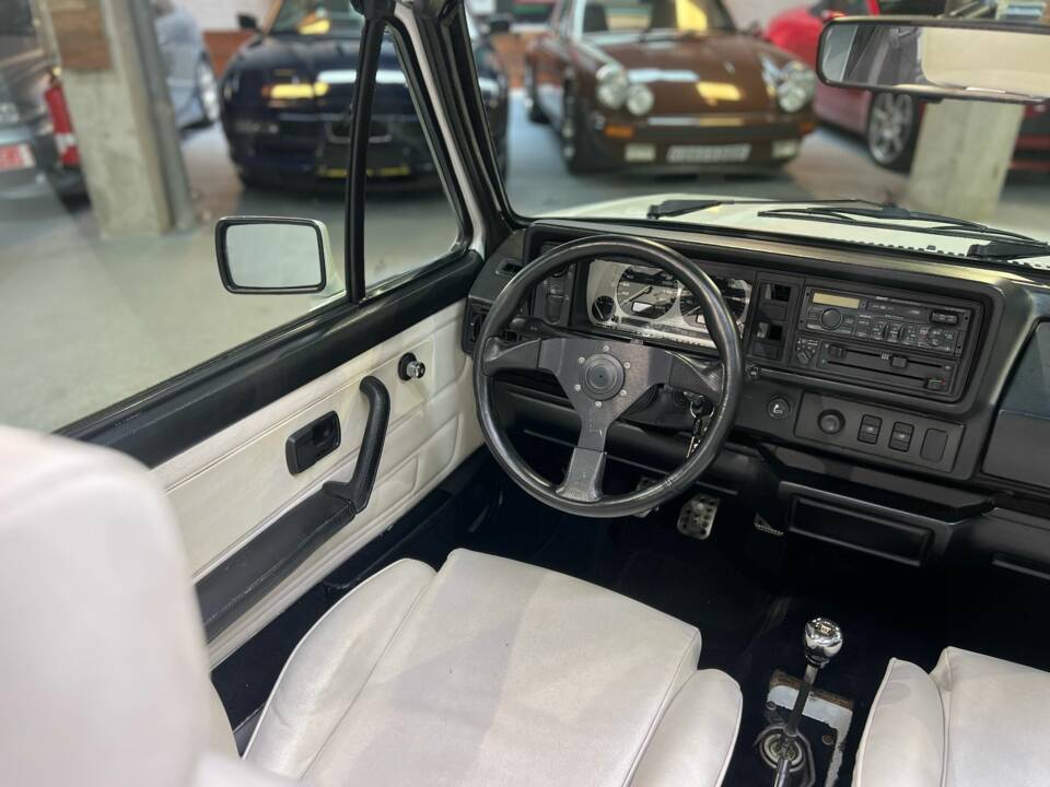 Immagine 37/68 di Volkswagen Golf III GTI 2.0 (1993)