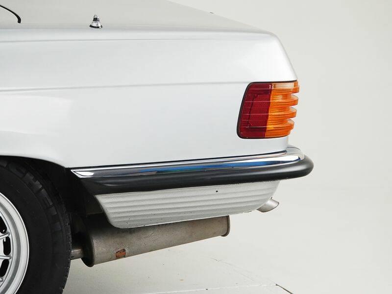 Image 14/15 of Mercedes-Benz 450 SL (1977)