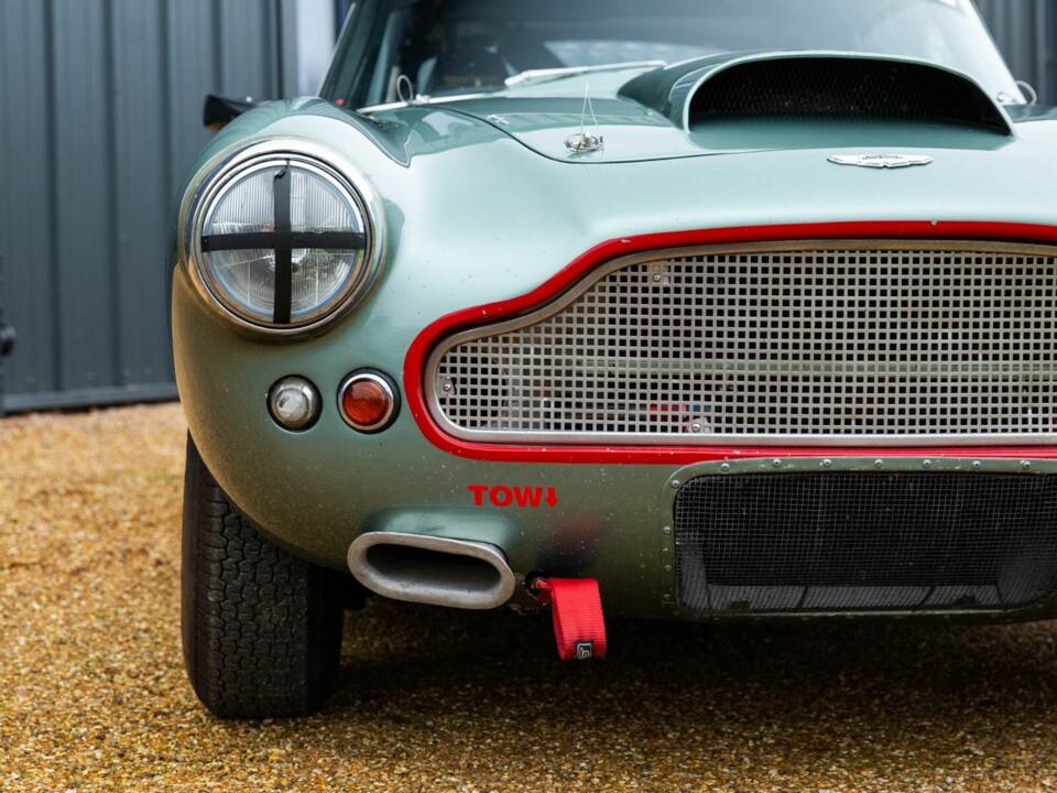 Image 38/50 de Aston Martin DB 4 Lightweight (1961)