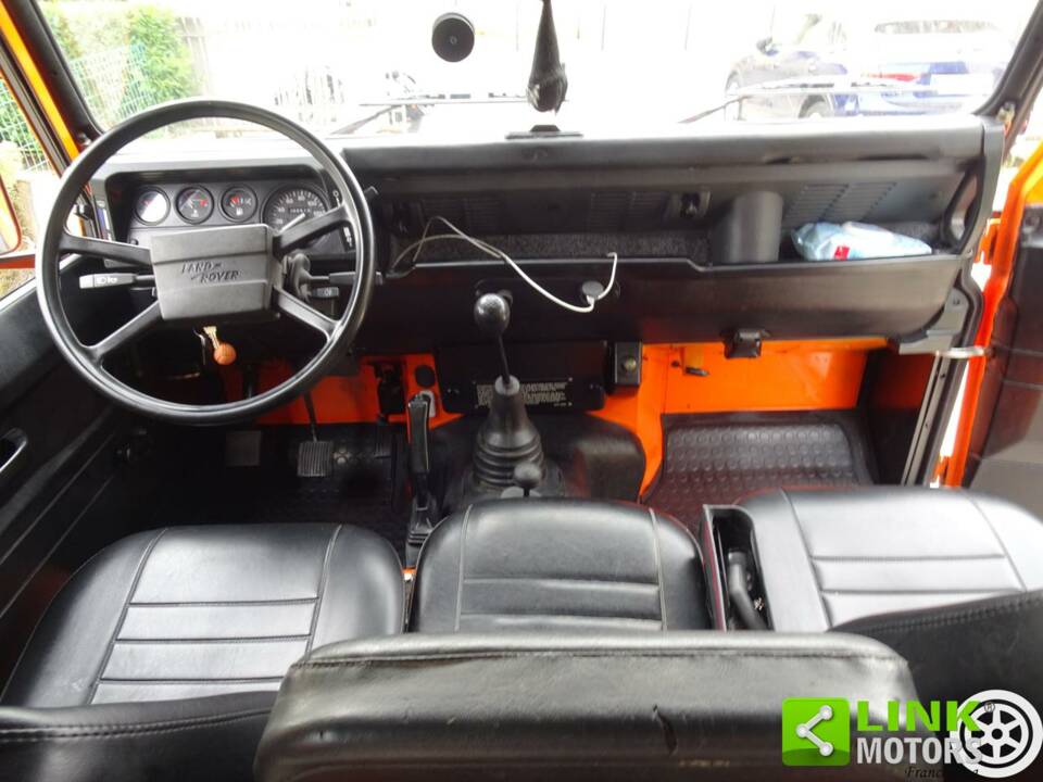 Image 9/38 of Land Rover 90 (1987)