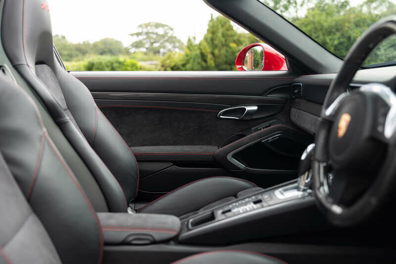 Immagine 41/50 di Porsche 911 Targa 4 GTS (2015)