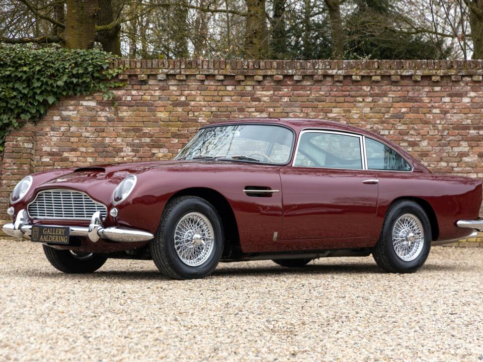 Image 24/50 de Aston Martin DB 5 Vantage (1965)