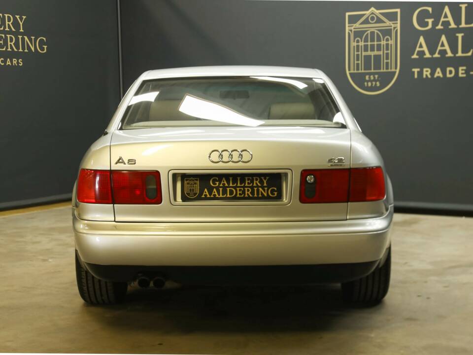 Immagine 5/50 di Audi A8 4.2 quattro (1995)