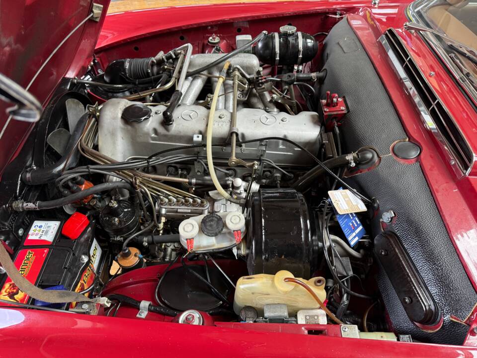 Image 18/19 of Mercedes-Benz 280 SL (1971)