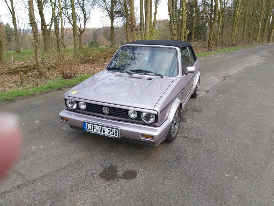 Bild 2/4 von Volkswagen Golf I Cabrio 1.8 (1993)