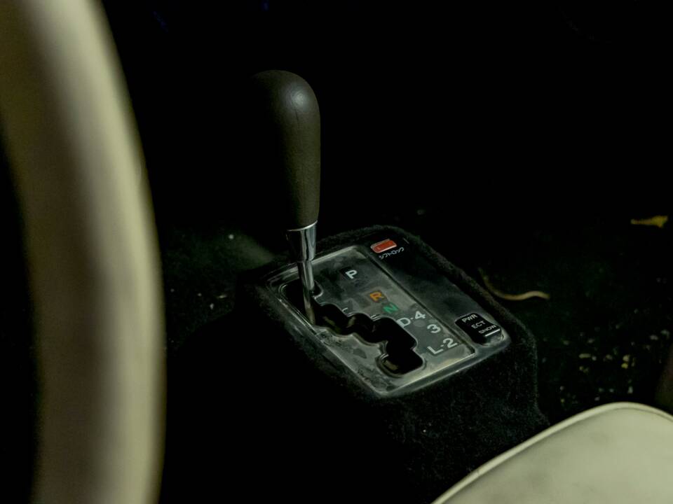 Image 32/50 of Chrysler 300 L (1970)