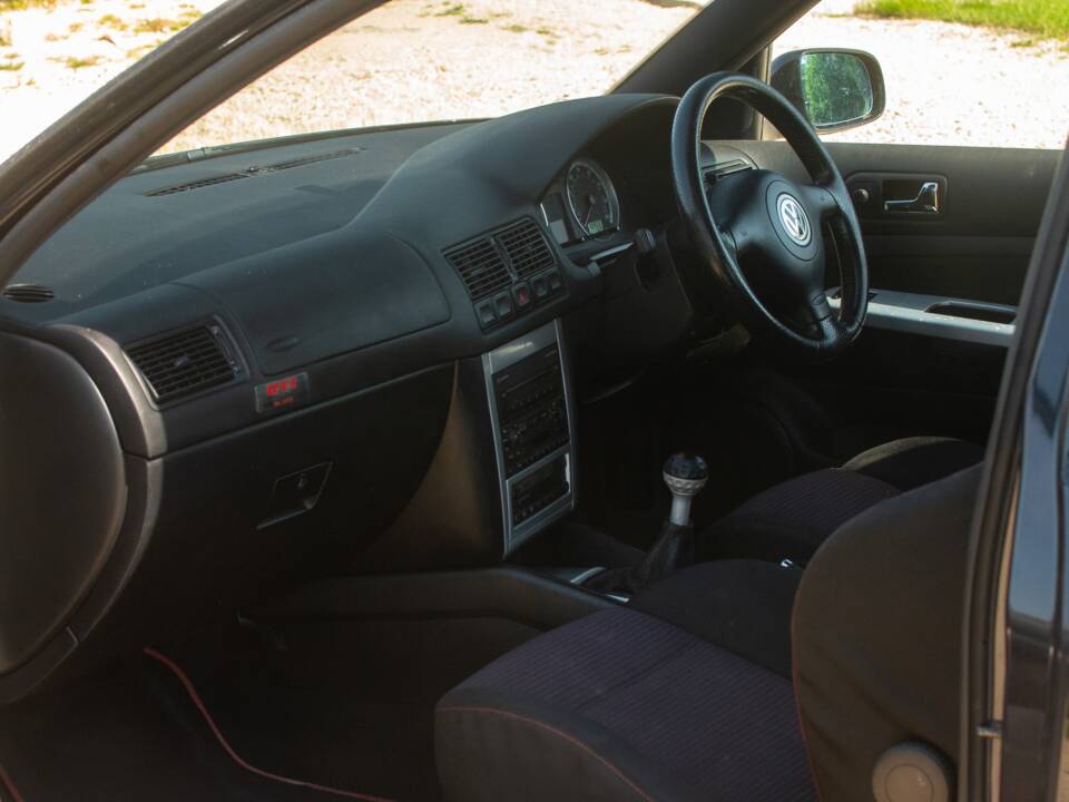 Bild 39/43 von Volkswagen Golf IV 1.8T GTI (2002)